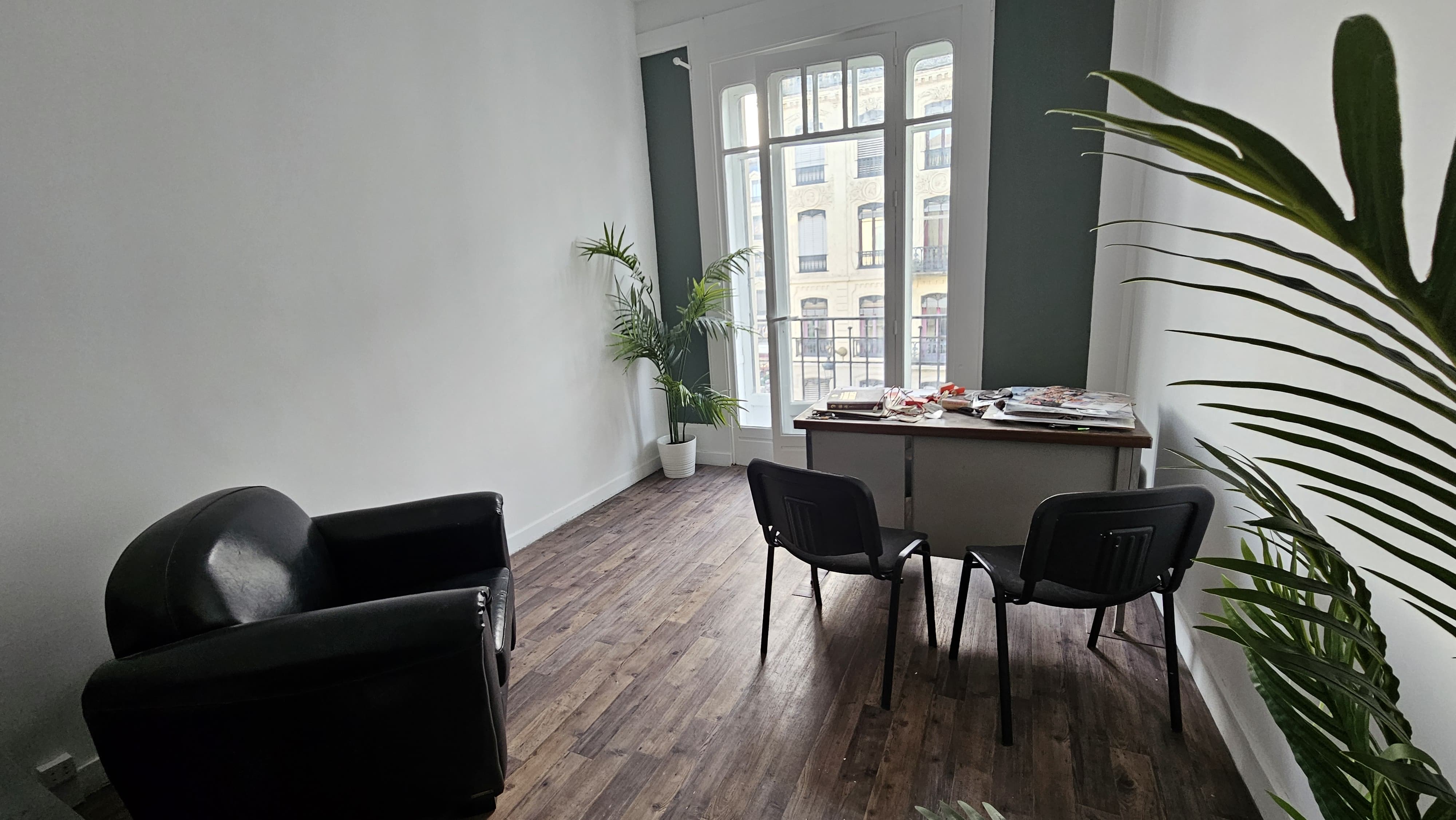 Lounge d'accueil du studio à Lyon